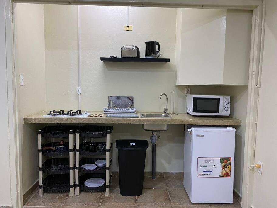 Cozy Studio Apartment Minutes From The Beach Вилемстад Екстериор снимка